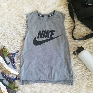 NIKE Muscle Tank